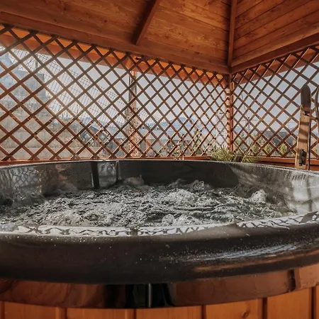 Penzion Goralskie Kaciki & Jacuzzi Na Wylacznosc 3*