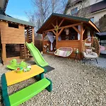 Goralskie Kaciki & Jacuzzi Na Wylacznosc ゲストハウス 3*