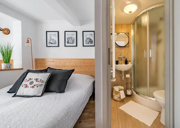 Goralskie Kaciki בית הארחה 3*