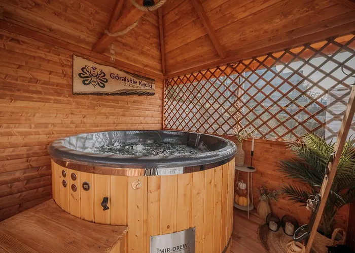 Goralskie Kaciki בית הארחה 3*